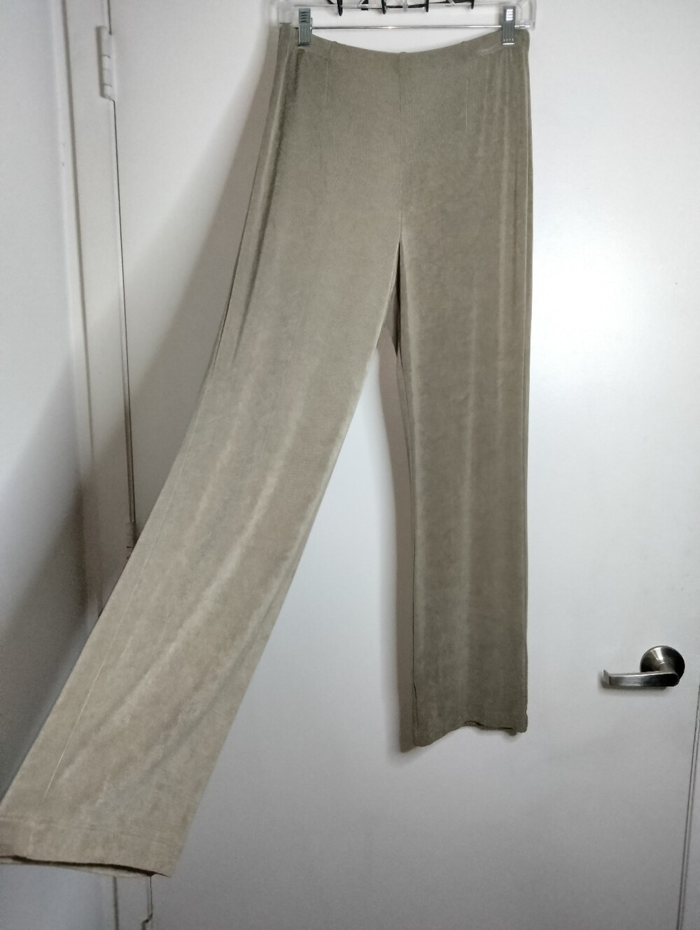 Chico's Travelers (Size 1/M/8) Tan Champagne Stretch Non-Wrinkle Wide-Leg Pants